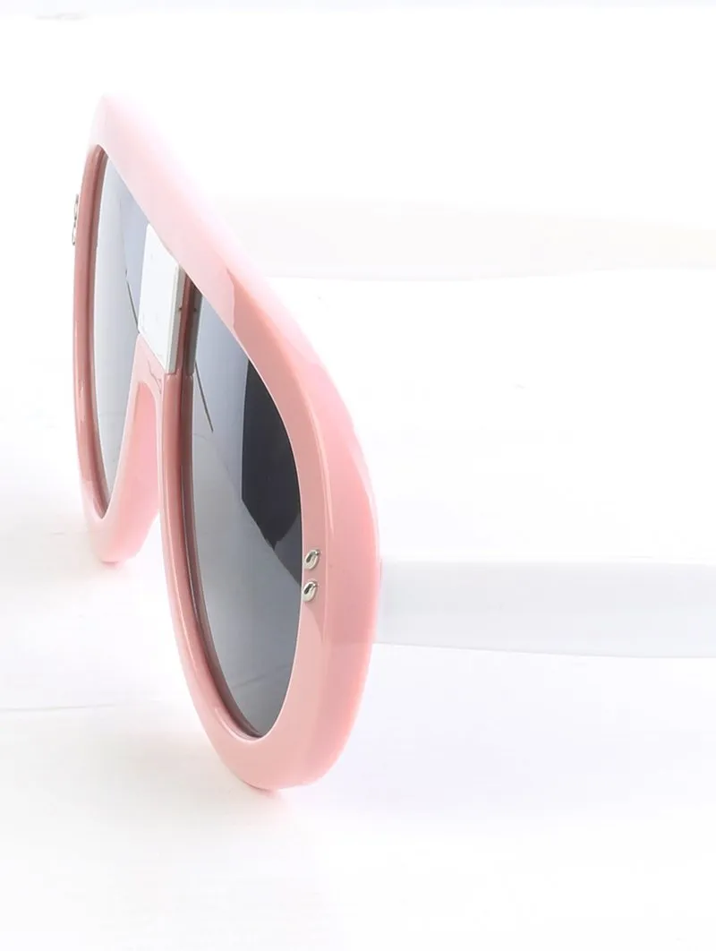 Curved & Chic Aviator Pink Sunglasses