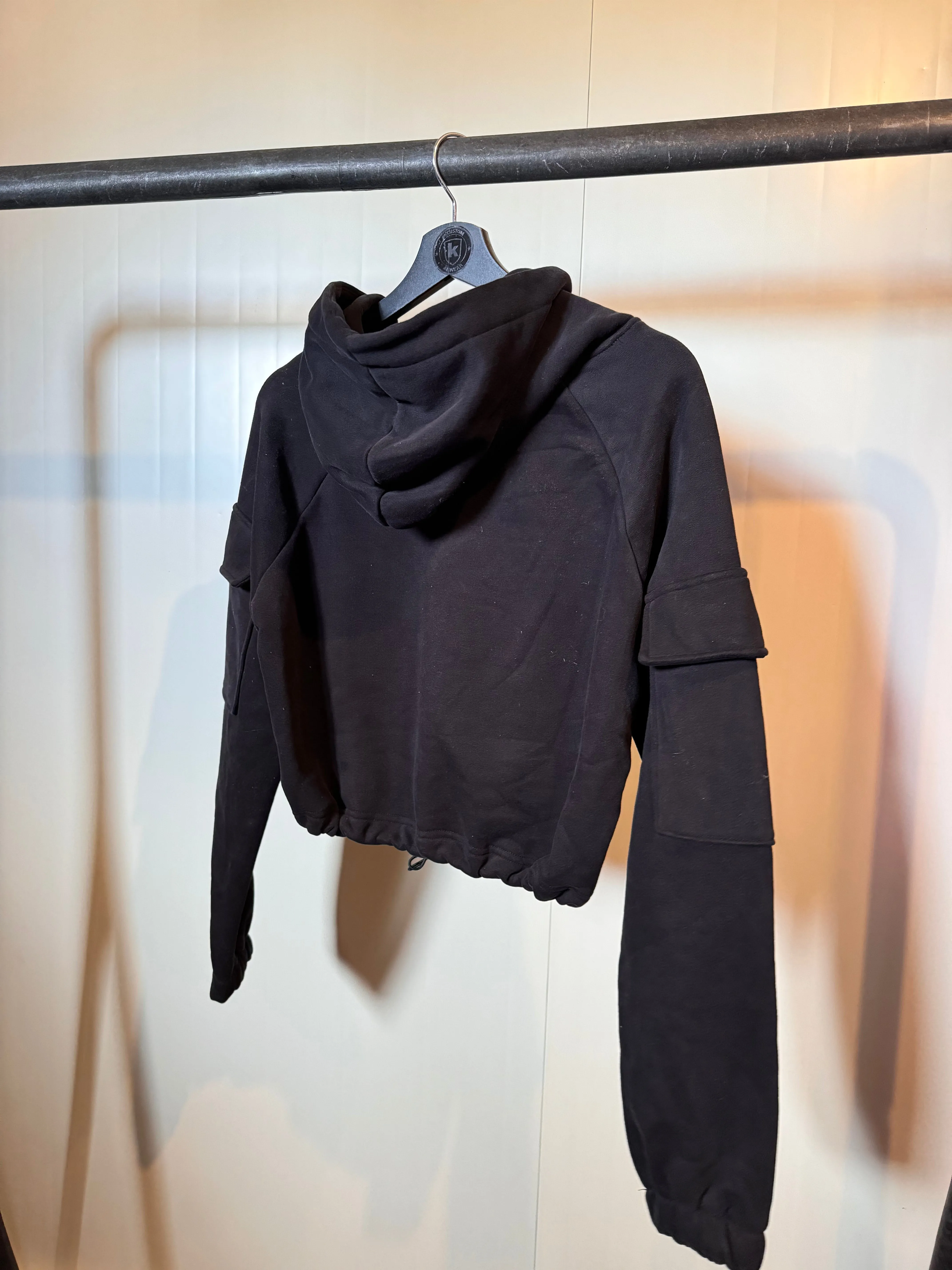 K-CUSTOM OVERSIZE CROP - Kapuzenpullover - black mit Stick in Roségold